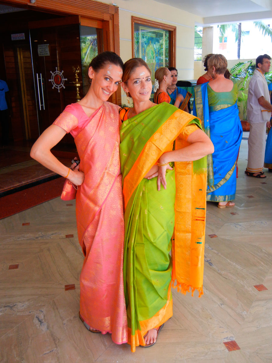 Tiruchendur, posing with Vishali