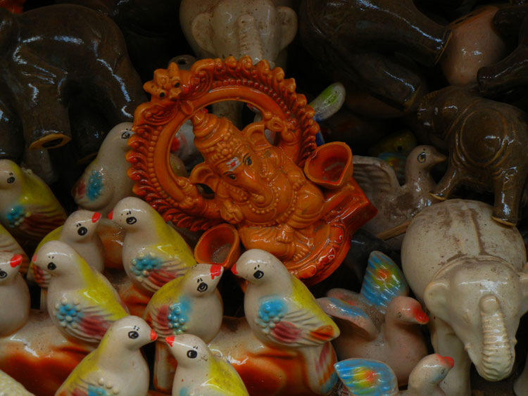 Chidambaram market, Ganesha and friends